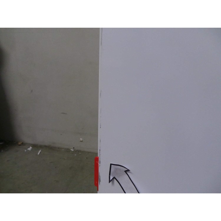 GRADE A2 - Light cosmetic damage - Zanussi ZRT27101WA Free-Standing Fridge Freezer in White