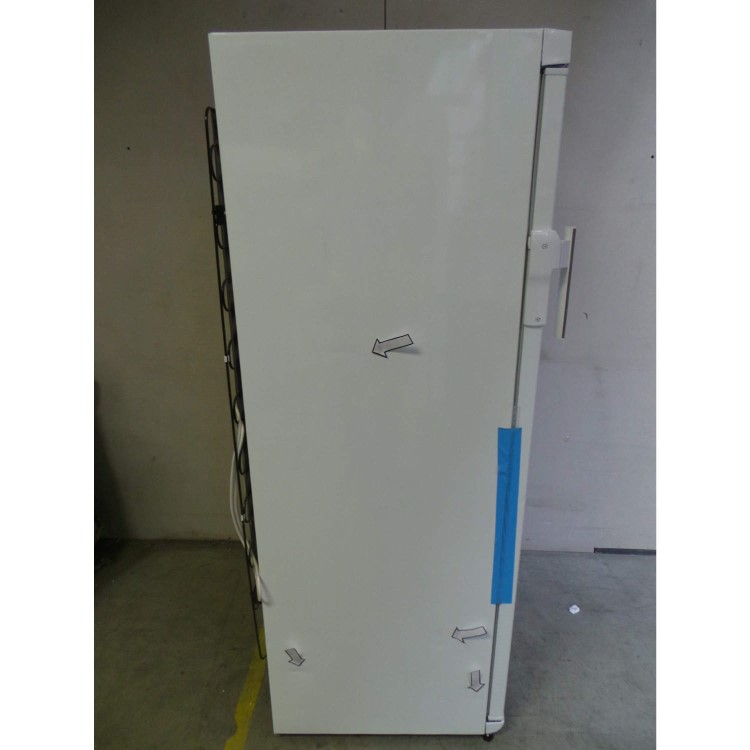 GRADE A2 - Light cosmetic damage - AEG A72010GNW0 1.54m Tall Freestanding Freezer - White