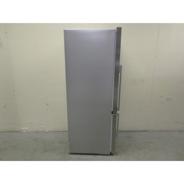 GRADE A3 - Heavy cosmetic damage - Fisher & Paykel E402BRXFDU4 24059  63.5cm Wide Flat Door Right Hand Hinge Freestanding Fridge Freezer With Ice And Water - EZKleen Stainless Steel