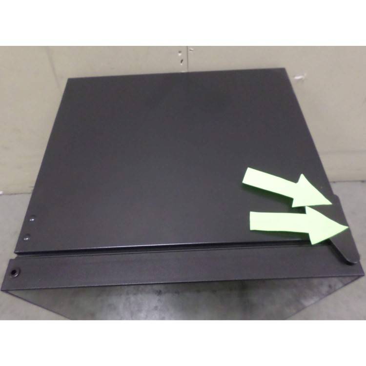 GRADE A2 - Light cosmetic damage - LEC DF50B Black Compact Counter Top Drinks Cooler