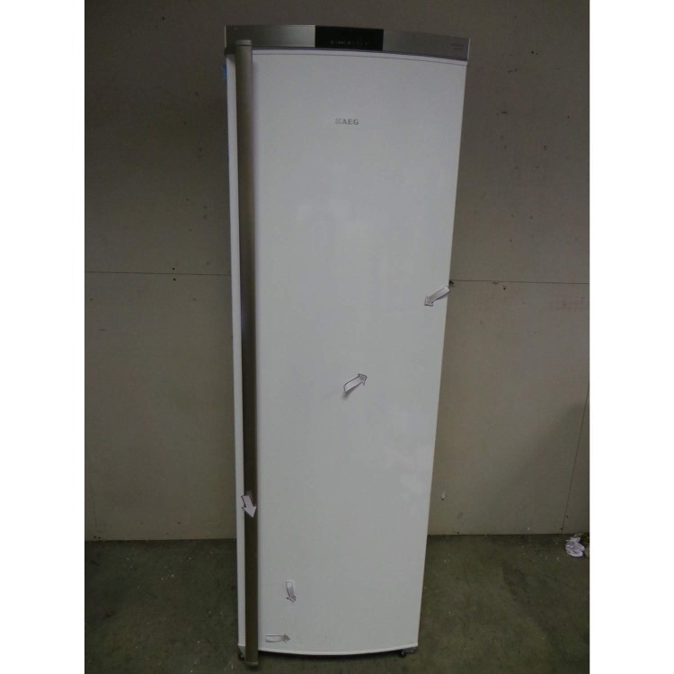 GRADE A3 - Heavy cosmetic damage - AEG A72710GNW0 227 Litre 185x60cm Freestanding Freezer - White