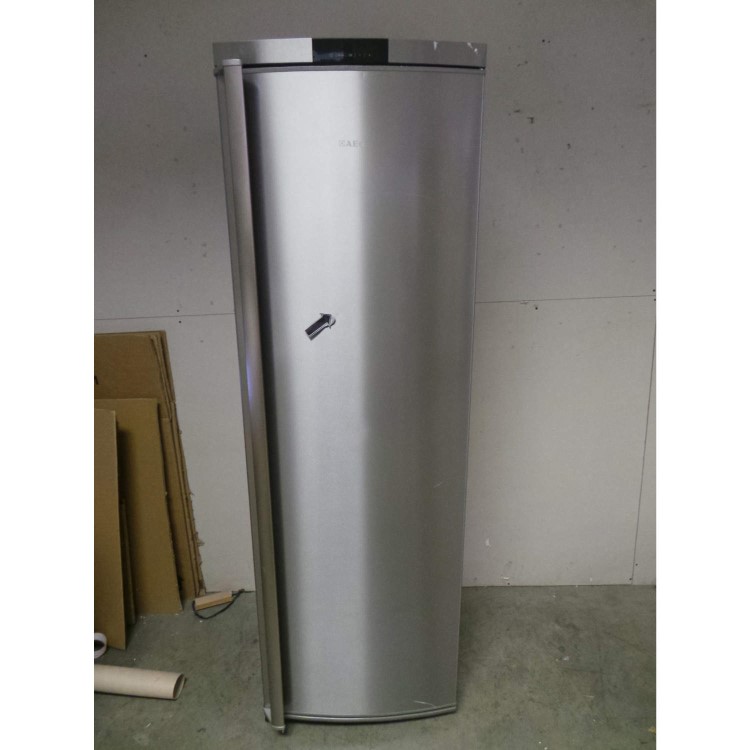 GRADE A3 - Heavy cosmetic damage - AEG S74010KDX0 Freestanding Fridge With Antifingerprint Stainless Steel Door