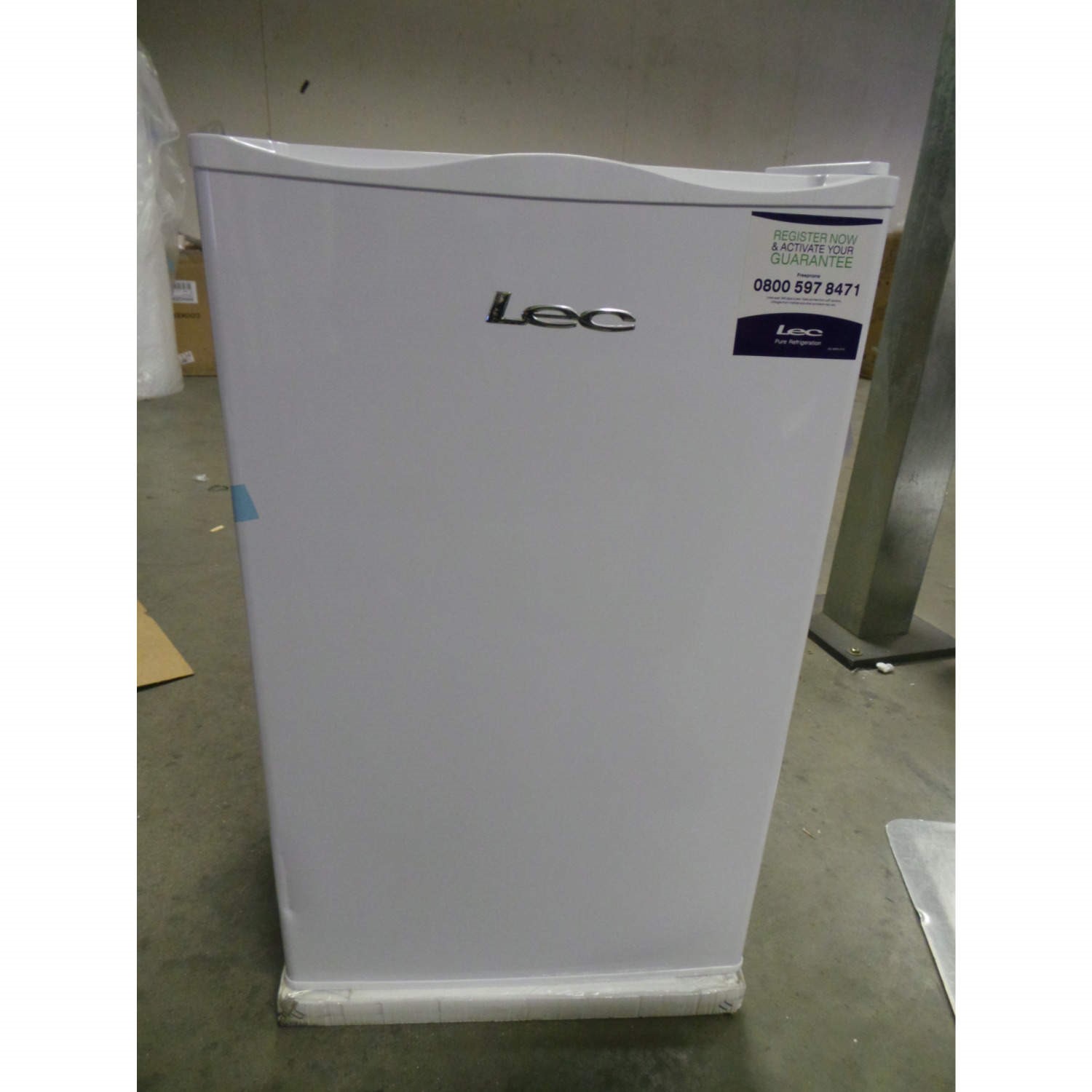 Lec fridge on sale with icebox