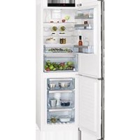 GRADE A3 - Heavy cosmetic damage - AEG S83430CTW2 Frost Free Freestanding Fridge Freezer White