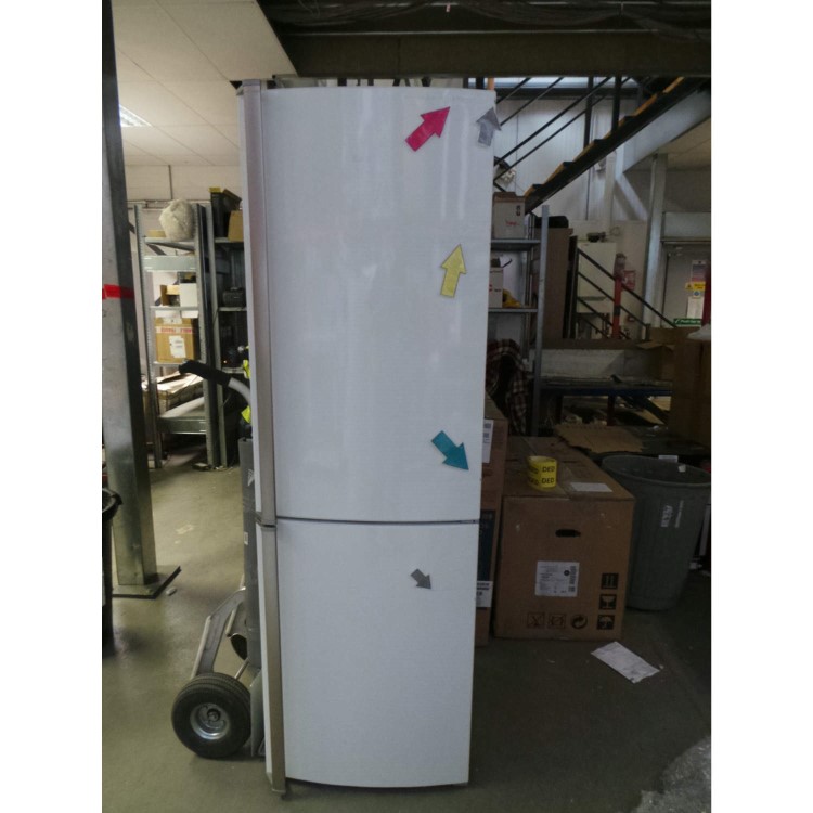GRADE A3 - Heavy cosmetic damage - AEG S83430CTW2 Frost Free Freestanding Fridge Freezer White