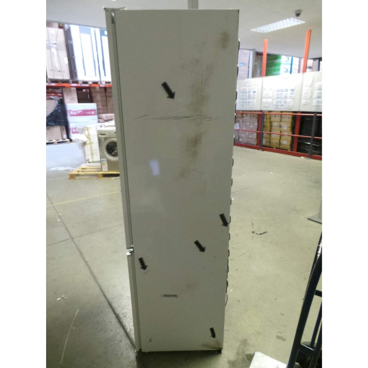 GRADE A3 - Heavy cosmetic damage - AEG SCT71800S1 Frost Free Integrated Fridge Freezer