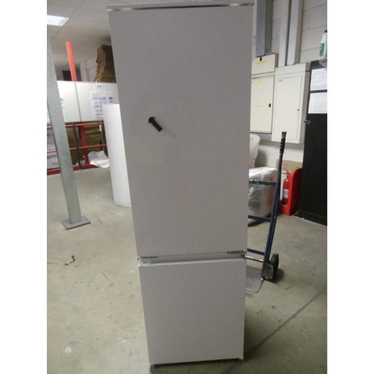 GRADE A3 - Heavy cosmetic damage - AEG SCT71800S1 Frost Free Integrated Fridge Freezer