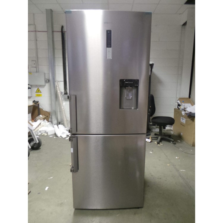 GRADE A2 - Light cosmetic damage - Samsung RL4362FBASL G-series Silver 70cm Wide Freestanding Fridge Freezer With Easy Clean Steel Doors