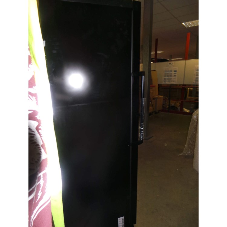 GRADE A2 - Light cosmetic damage - Samsung RZ28H6150BC Gloss Black Freestanding Freezer