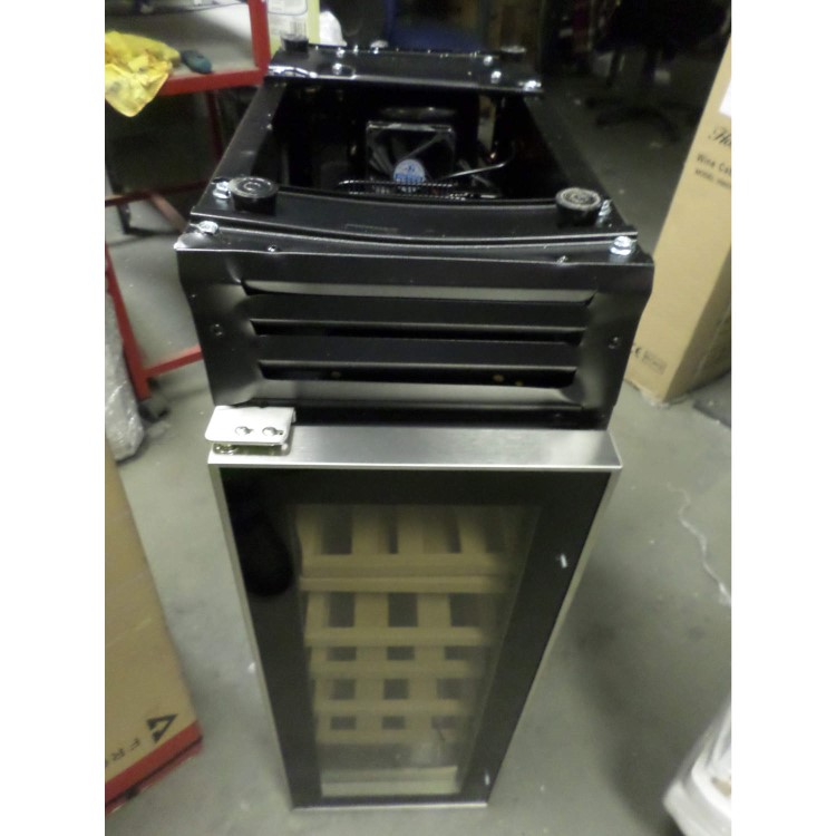 GRADE A2 - Light cosmetic damage - Baumatic BWC305SS 30cm Electronic Wine Cooler With Built-in Possibility