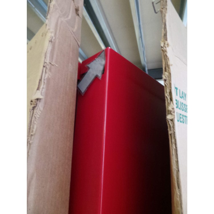 GRADE A2 - Light cosmetic damage - Britannia FF-MONTANA-R Montana American Fridge Freezer With Ice And Water Dispenser - Gloss Red