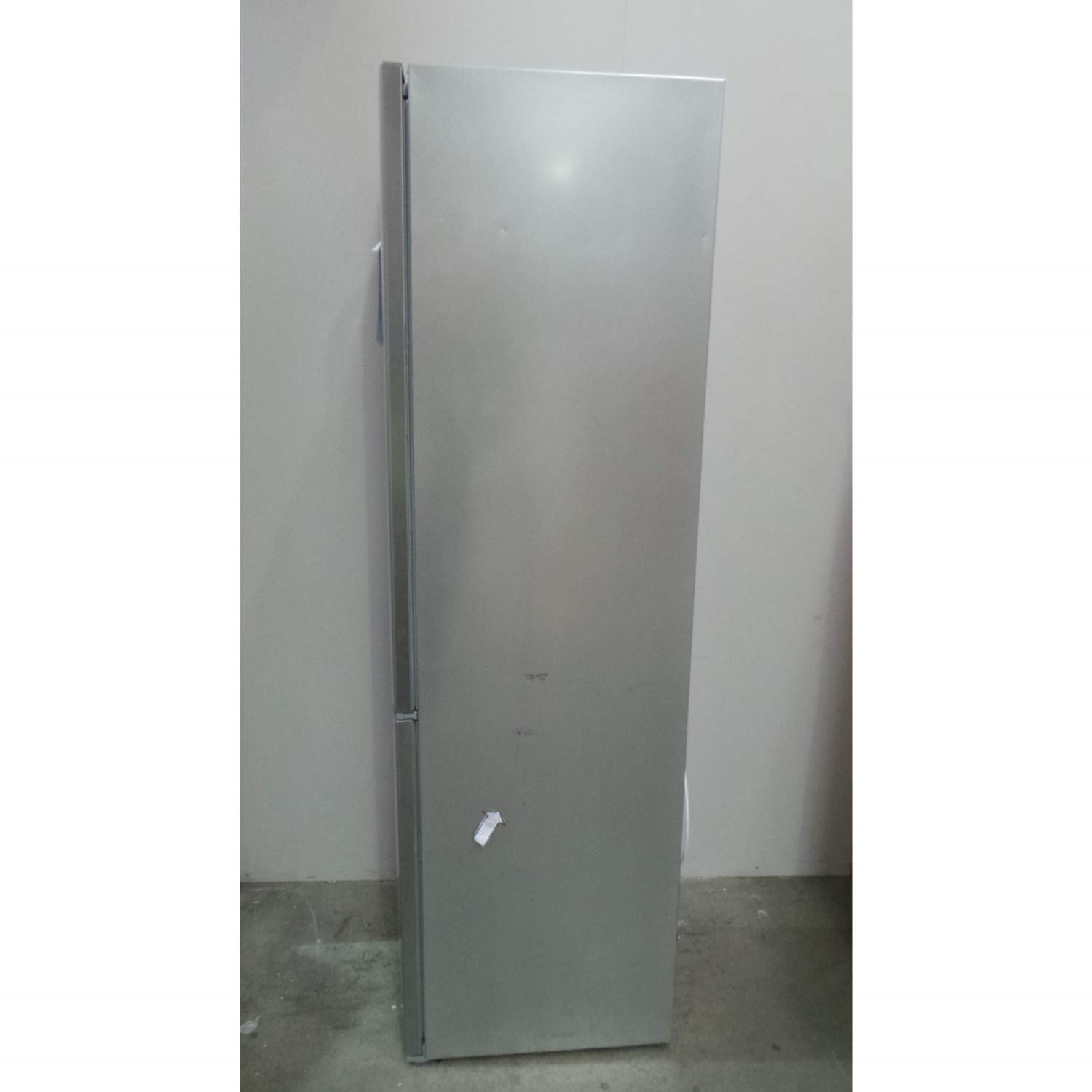 GRADE A3 - AEG S83820CTX2 Freestanding Fridge Freezer With