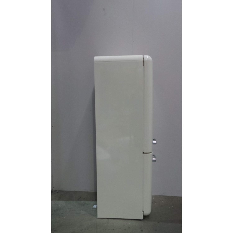 GRADE A2 - Light cosmetic damage - Smeg FAB32RFC Fifties Style Right Hand Hinge Freestanding Fridge Freezer - Cream