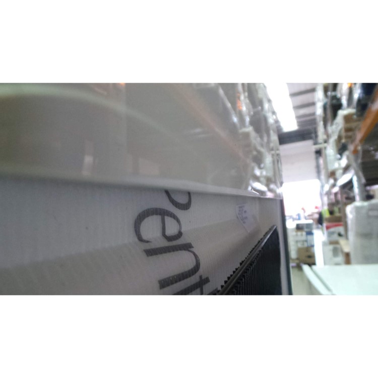 GRADE A2 - Light cosmetic damage - Smeg FAB32RFC Fifties Style Right Hand Hinge Freestanding Fridge Freezer - Cream