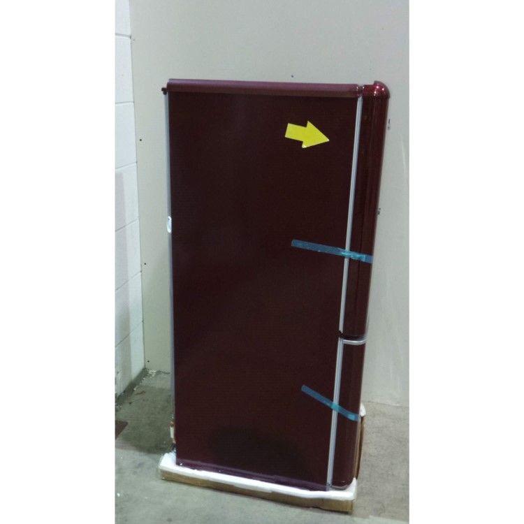 GRADE A2 - Light cosmetic damage - Daewoo RN173NR Retro Style Frost Free Fridge Freezer Red