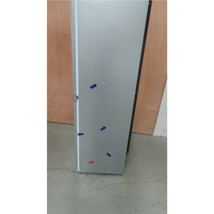 GRADE A3 - Hotpoint FFAA52S Ice Diamond Freestanding Fridge Freezer Silver