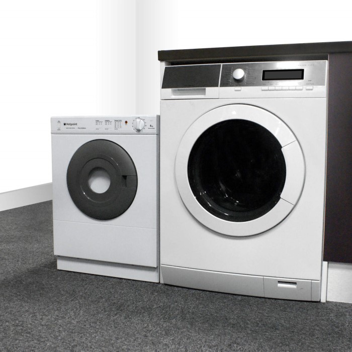 GRADE A1 Hotpoint V4D01P 4kg Compact Vented Tumble Dryer White