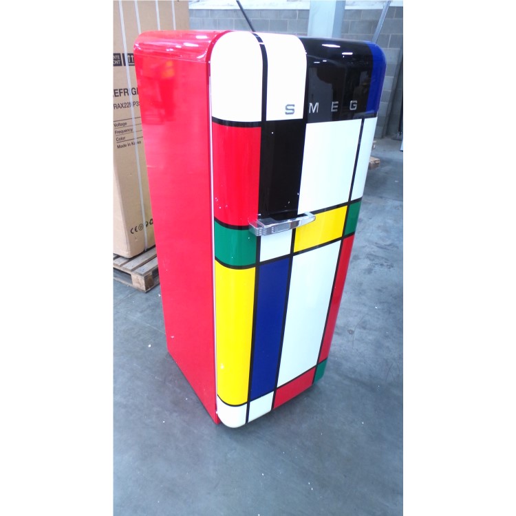 GRADE A2 - Smeg FAB28RDMC 60cm Wide Retro Style Right Hinge Freestanding Fridge - Multi Colour
