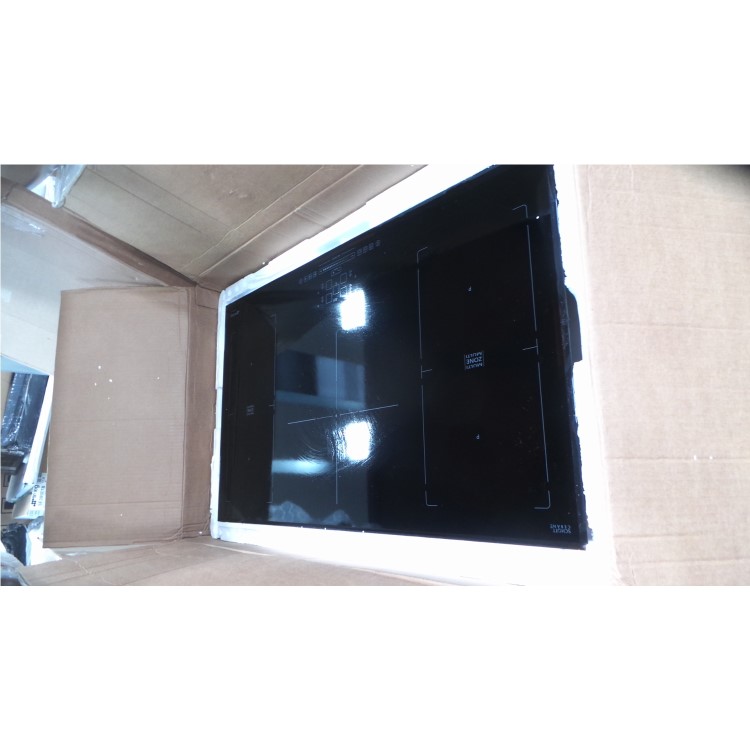 GRADE A2 - Smeg SIM592B 90cm Multizone Angled Edge Glass Induction Hob with Touch Controls