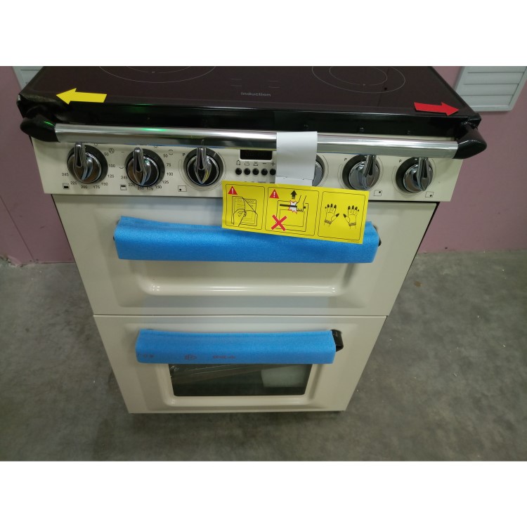 GRADE A3 - Smeg TR62IP Victoria 60cm Wide Double Oven Electric Cooker With Induction Hob - Cream