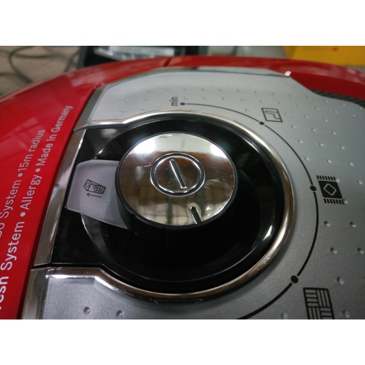 GRADE A2 - Bosch BGL8PETGB 850W 5L Vacuum Cleaner - Tornado Red