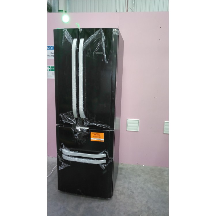 GRADE A2 - Hotpoint FFU4DK Quadrio 70cm Wide Frost Free Freestanding Fridge Freezer Shiny Black