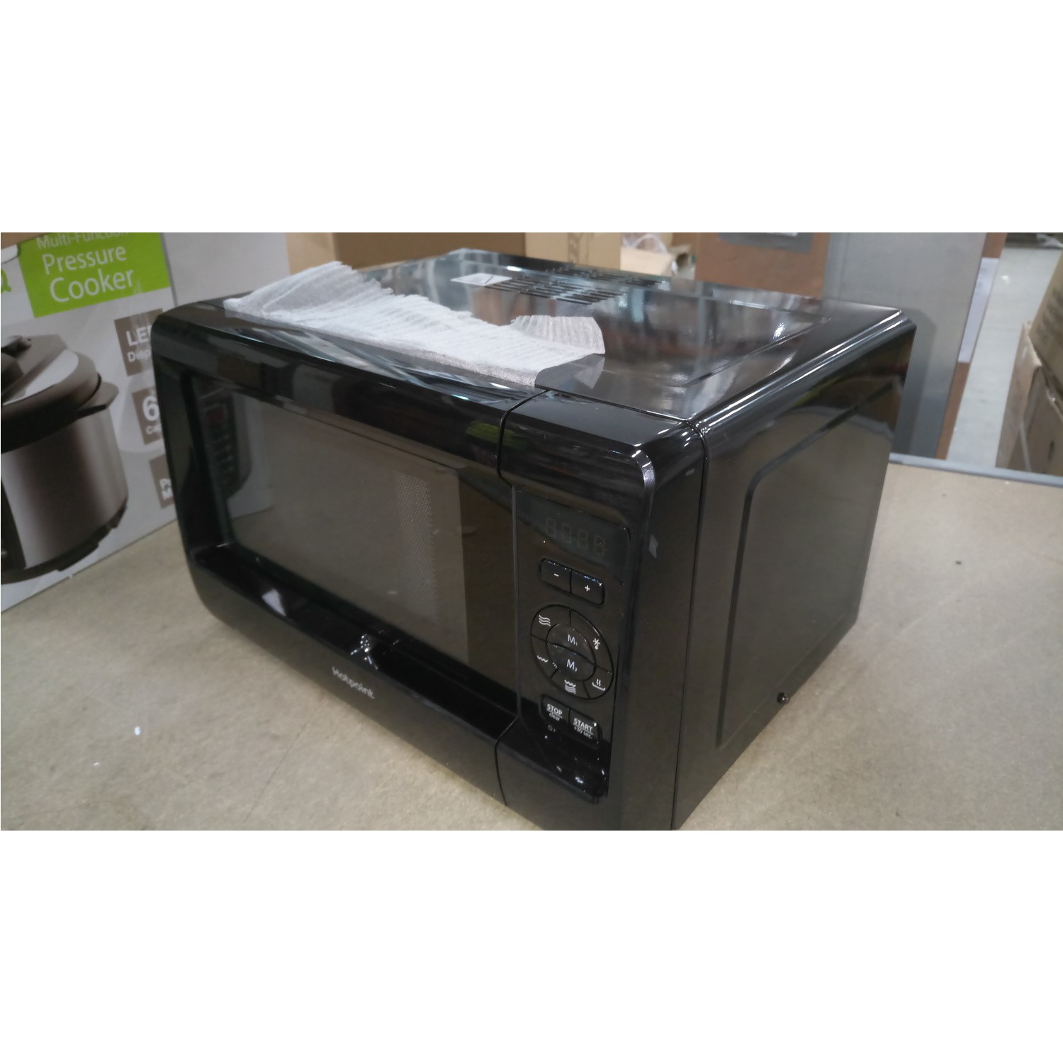 Hotpoint MWH2422MB 24L 750W Freestanding Microwave with Grill in Black
