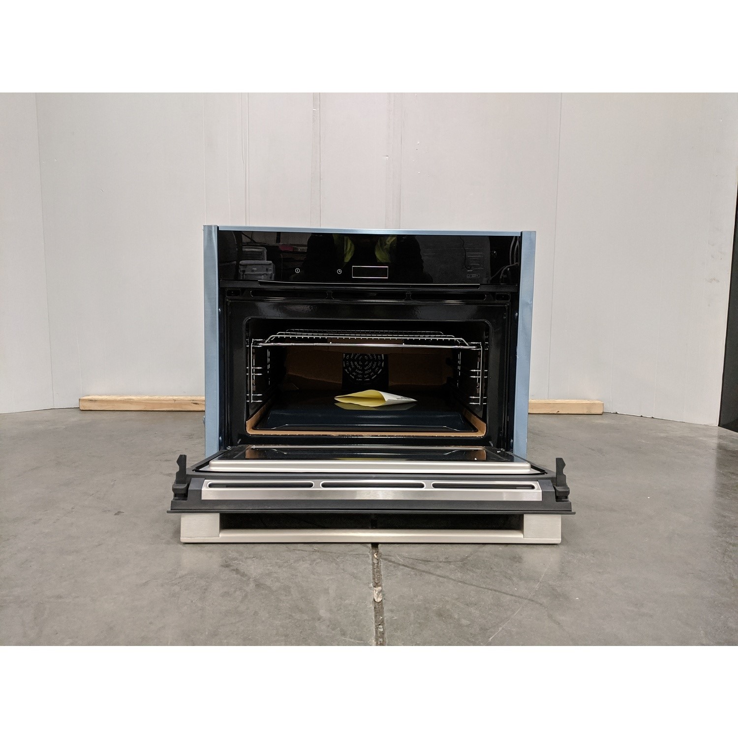 Refurbished Neff C17MS32N0B Built In 45L 1000W Combination Microwave