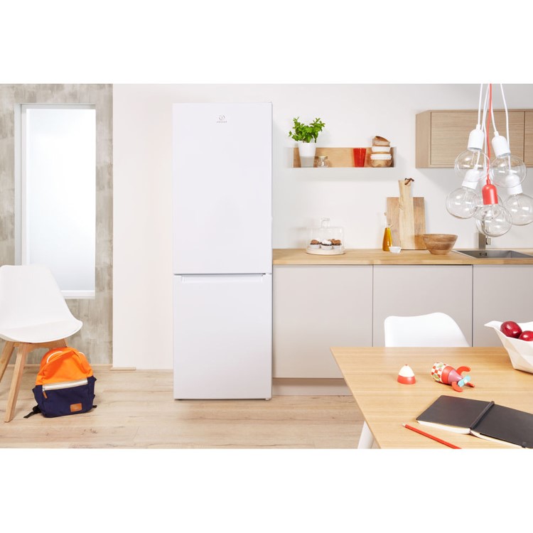 GRADE A1 - Indesit XD95T1IW 356L Frost Free Freestanding Fridge Freezer - White