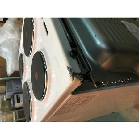 GRADE A2 - Indesit I5ESHW 50cm Electric Cooker with Single Oven and Solid Hotplate Hob - White