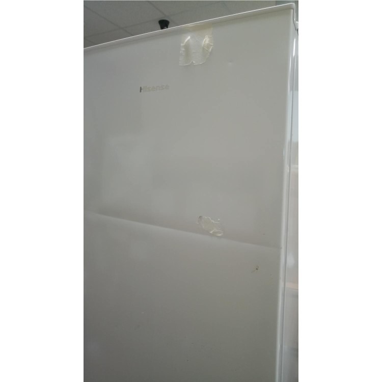 GRADE A3 - Hisense RB343D4BW1 277 Litre 70/30 Freestanding Fridge Freezer - White