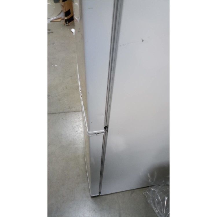 GRADE A3 - Hisense RB343D4BW1 277 Litre 70/30 Freestanding Fridge Freezer - White
