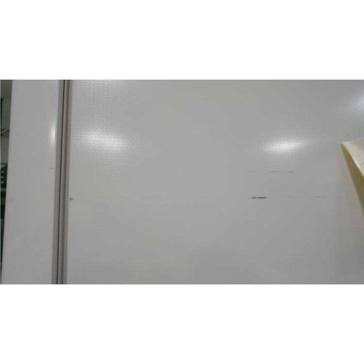 GRADE A3 - Hisense RB343D4BW1 277 Litre 70/30 Freestanding Fridge Freezer - White
