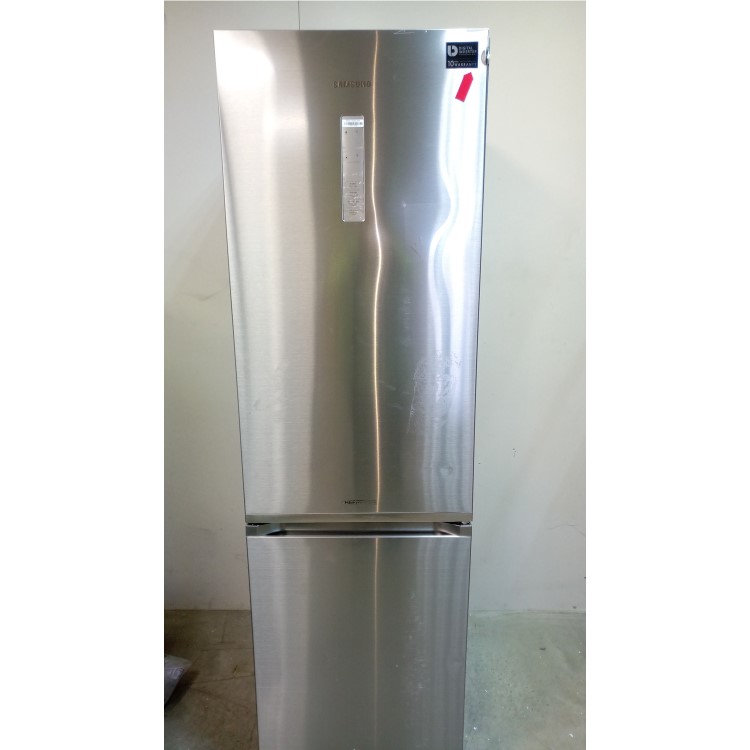 GRADE A3 - Samsung RB41J7859S4 406L Freestanding Fridge Freezer - Silver