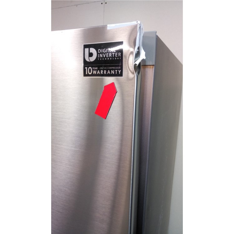 GRADE A3 - Samsung RB41J7859S4 406L Freestanding Fridge Freezer - Silver