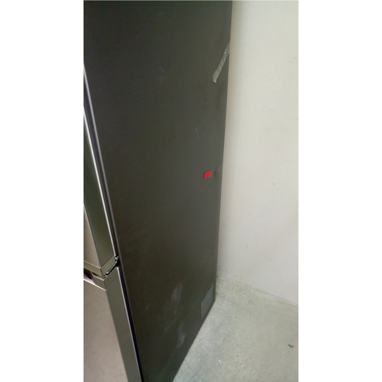 GRADE A3 - Samsung RB41J7859S4 406L Freestanding Fridge Freezer - Silver