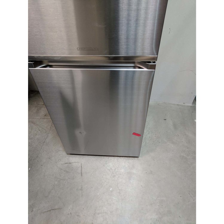 GRADE A3 - Samsung RB41J7859S4 406L Freestanding Fridge Freezer - Silver