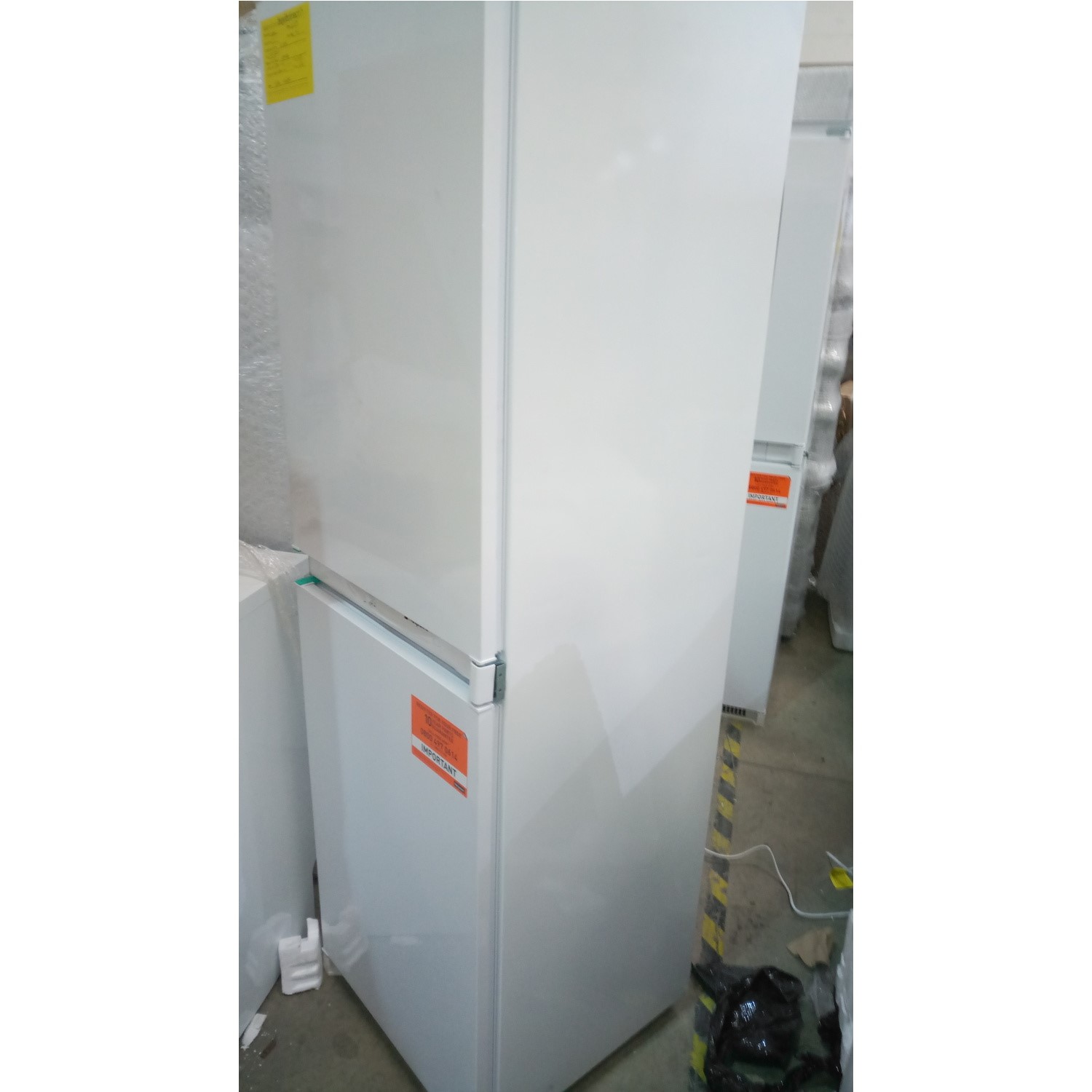 Hotpoint integrated fridge freezer hm325ff deals