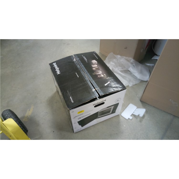 GRADE A2 - Hotpoint MWH2621MB 25L 800W Ultimate Collection Freestanding Microwave in Black