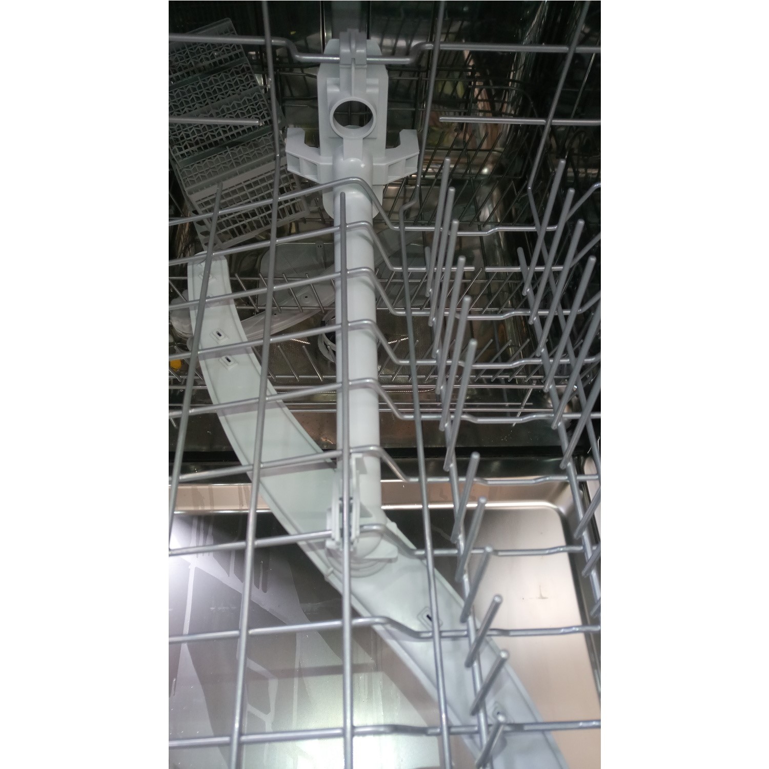 GRADE A3 Hotpoint Aquarius HFC2B19SV 13 Place Freestanding Dishwasher