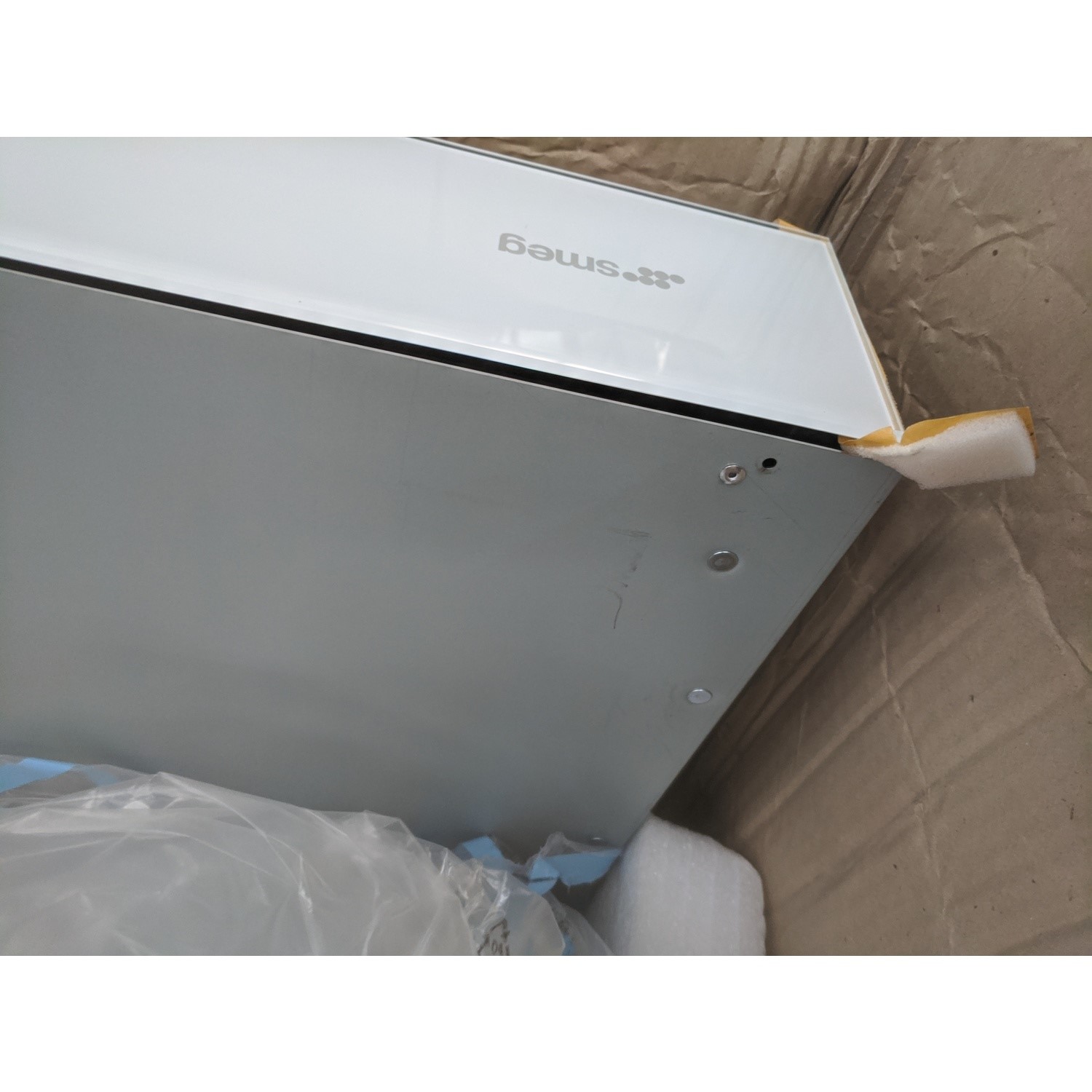 GRADE A2 Smeg KDD90VXBE 90cm Downdraft Extractor White Glass And