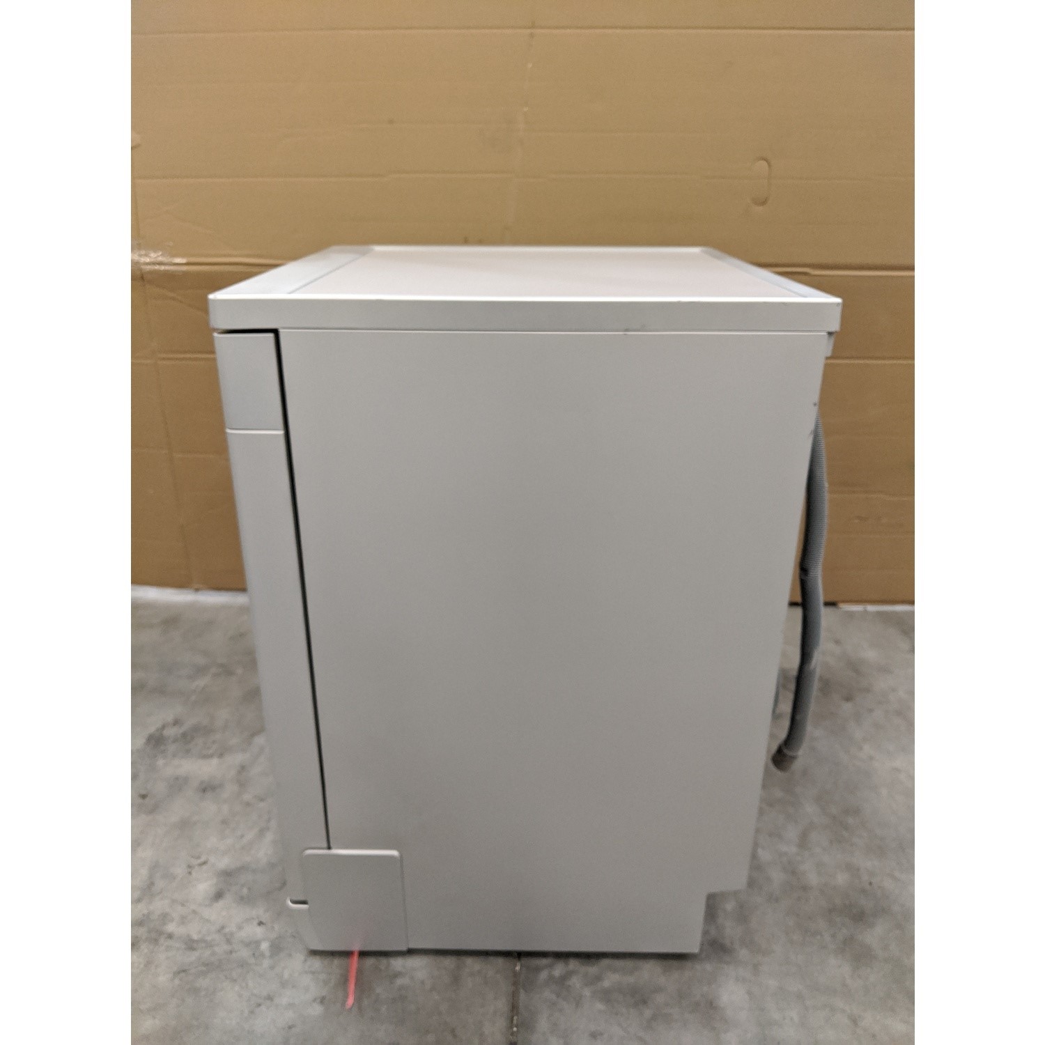 GRADE A3 Hotpoint Aquarius HFC2B19SV 13 Place Freestanding Dishwasher with Quick Wash Silver