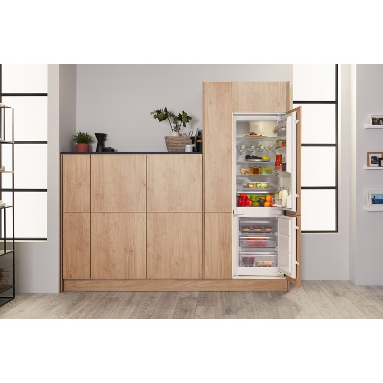 HOTPOINT HMCB7030AADF 264 Litre Integrated Fridge Freezer 70/30 Split 177cm Tall A+ Energy Rating 54cm Wide - White