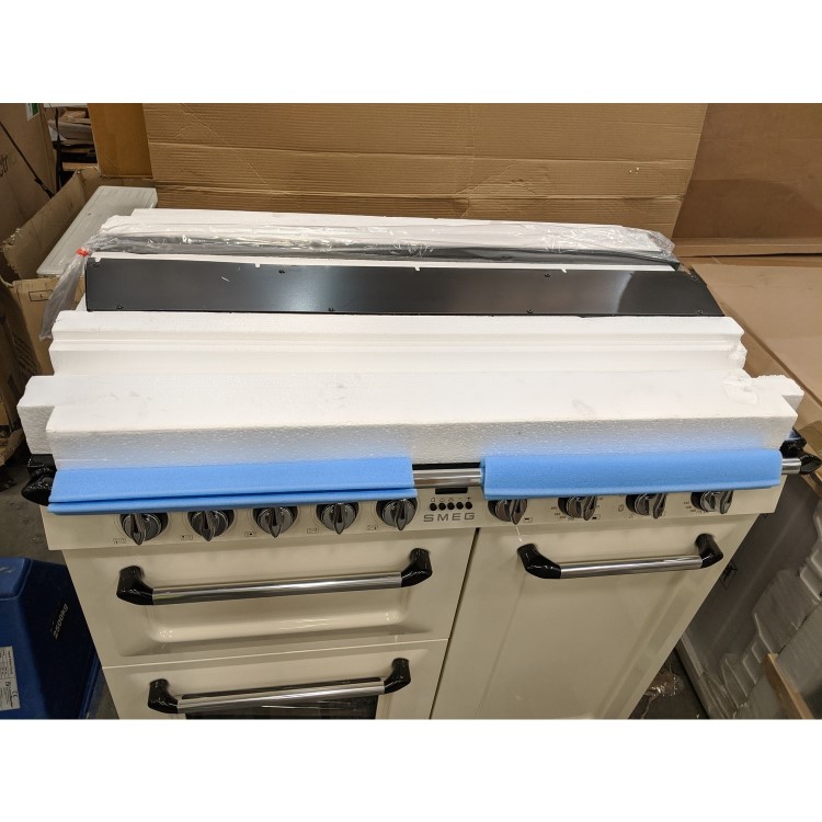 GRADE A2 - Smeg TR103IP 100cm Victoria Gloss Cream Three Cavity Traditional Cooker with Side Opening