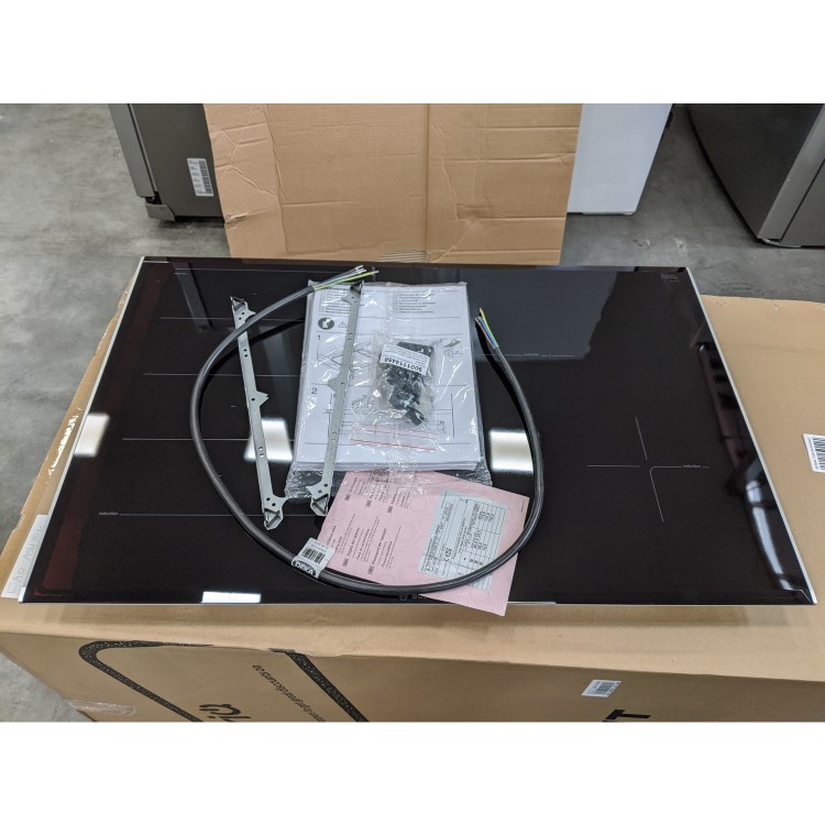 GRADE A2 - Bosch PXE875BB1E Serie 4 816 mm Induction Hob With Front Facette And Side Trim  - Black