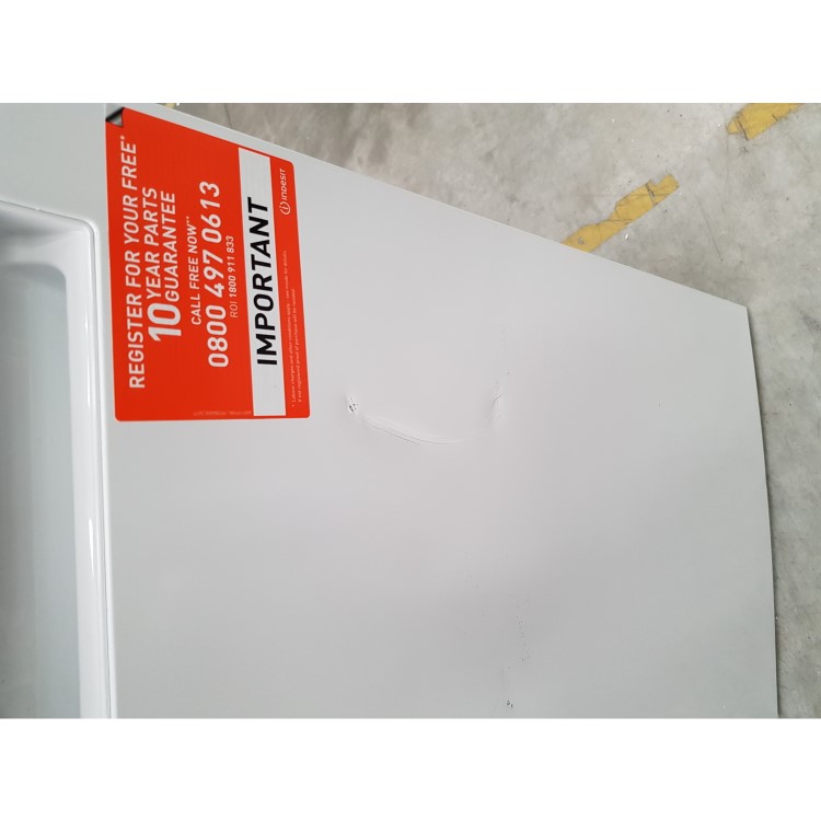 GRADE A3 - Indesit LD85F1W 50/50 189x60cm 296 Litre Freestanding Fridge Freezer - Polar White