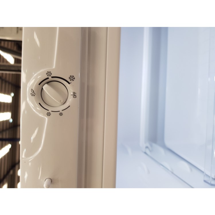 GRADE A3 - Indesit LD85F1W 50/50 189x60cm 296 Litre Freestanding Fridge Freezer - Polar White