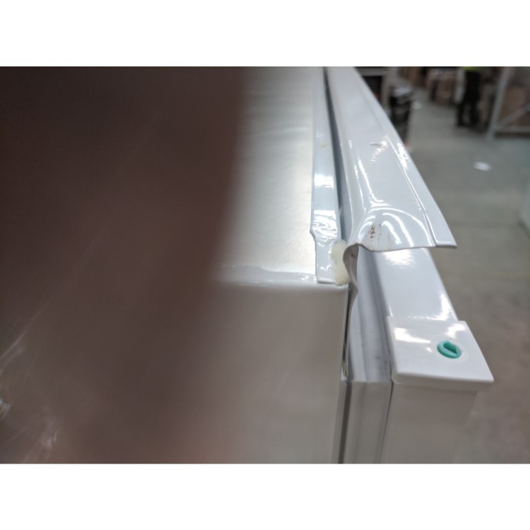 GRADE A2 - Hotpoint HM325FF Frost Free 50/50 Integrated Fridge Freezer - White