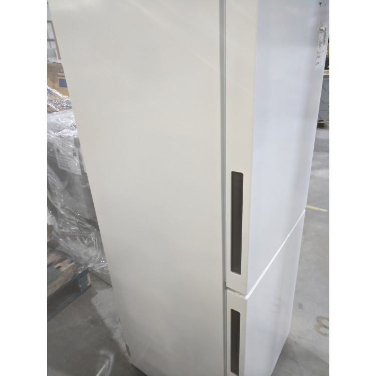 GRADE A3 - Miele KFN29132Dwh 2m Tall Frost Free Freestanding Fridge Freezer - White