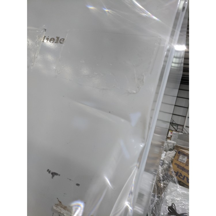GRADE A3 - Miele KFN29132Dwh 2m Tall Frost Free Freestanding Fridge Freezer - White